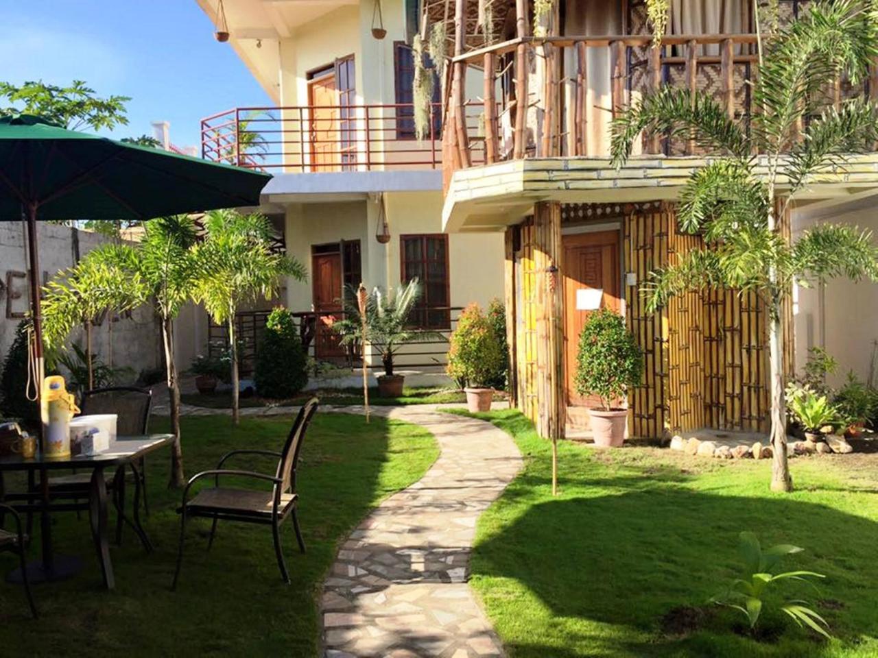 Bamboo Garden Boutique Hotel Таклобан Екстер'єр фото